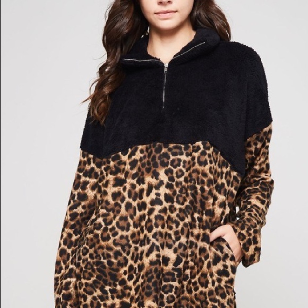 Cheetah 1/4 Zip Sweater w Pockets